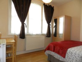 Photo Of Clean spacious house close to transports and shops in Willesden