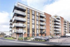 Photo Of King size 10 minutes walk to Reading station in Reading