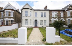 Photo Of 4/5 bedroom Victorian flat in Forest Hill in Forest Hill