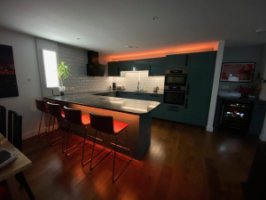 Photo Of Large Bedrrom with En Suite & King sized bed in Glasgow