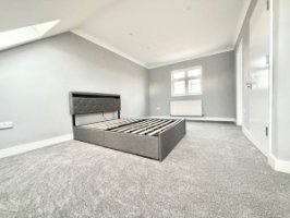 Photo Of Room in a Shared House, Tudor Road, N9 in Edmonton