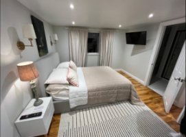 Photo Of En-suite bedroom for rent in family house in Eltham