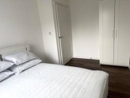 Photo Of Double Room with Private Bathroom in Shared 2 Bed Flat in Sittingbourne