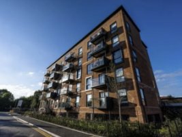 Photo Of Large Double Bedroom & Ensuite with Balcony in Salford