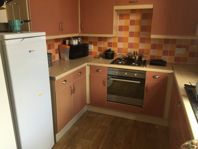 Double room in a proffesional house bills included in Preston