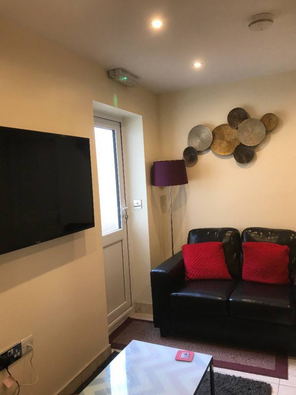 Photo 13 Of Luxury En-Suite Rooms in SN1 Area