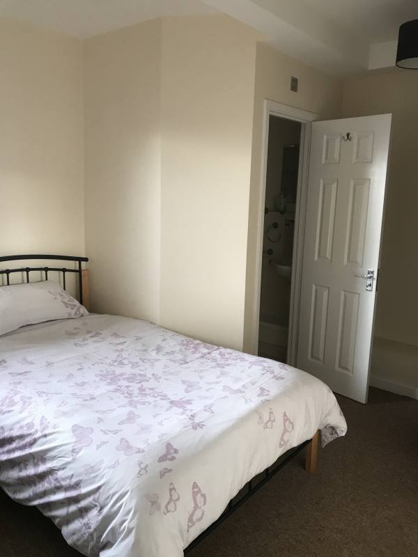 Photo 1 Of DOUBLE EN-SUITE ROOM - GREAT LOCATION