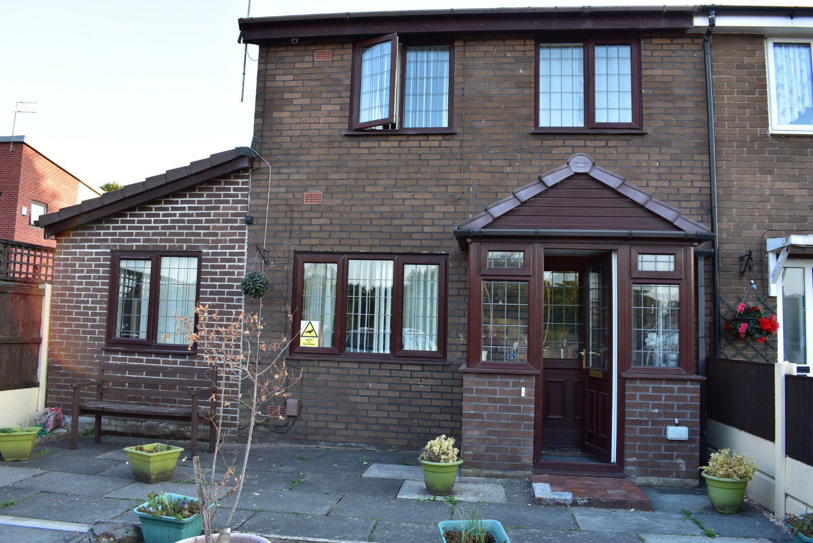 Rent Lovely Rooms to let in a Beautiful House in Salford in Salford