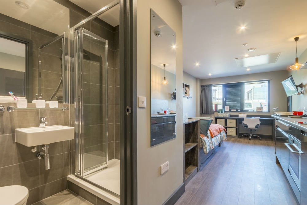 Rent Modern Studio in Cardiff for Summer in Caerdydd (Cardiff), Cardiff