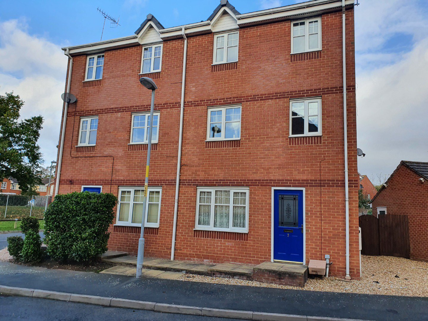 Rent Great room close to Worcester Royal Hospital, Professional let