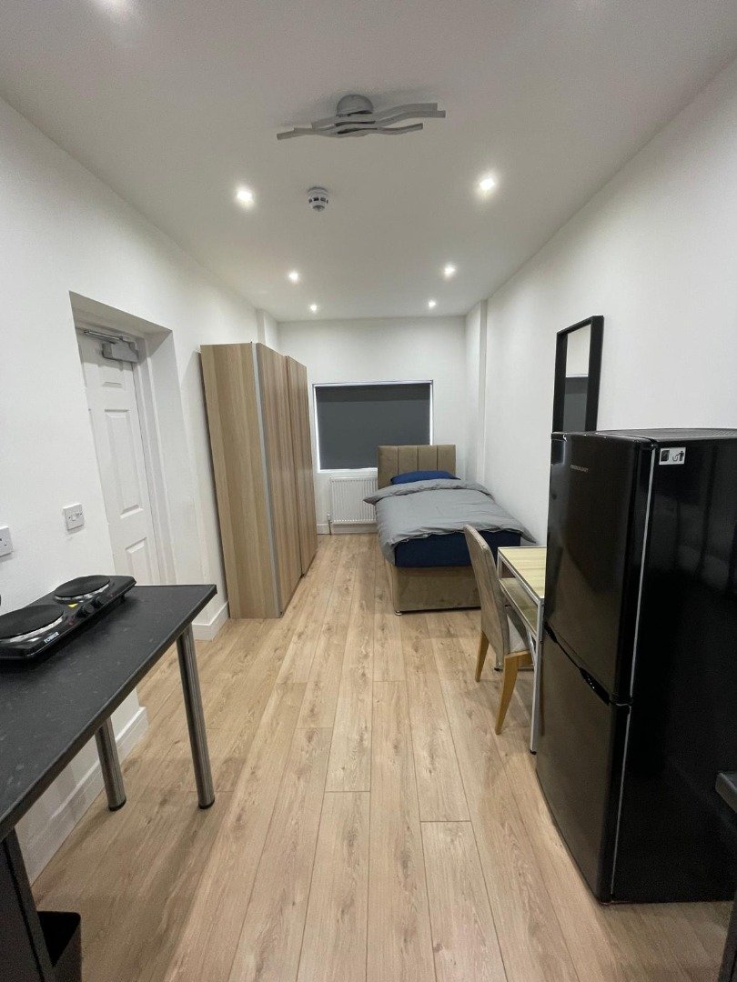 Photo 2 Of Modern Studio Ensuite self contained