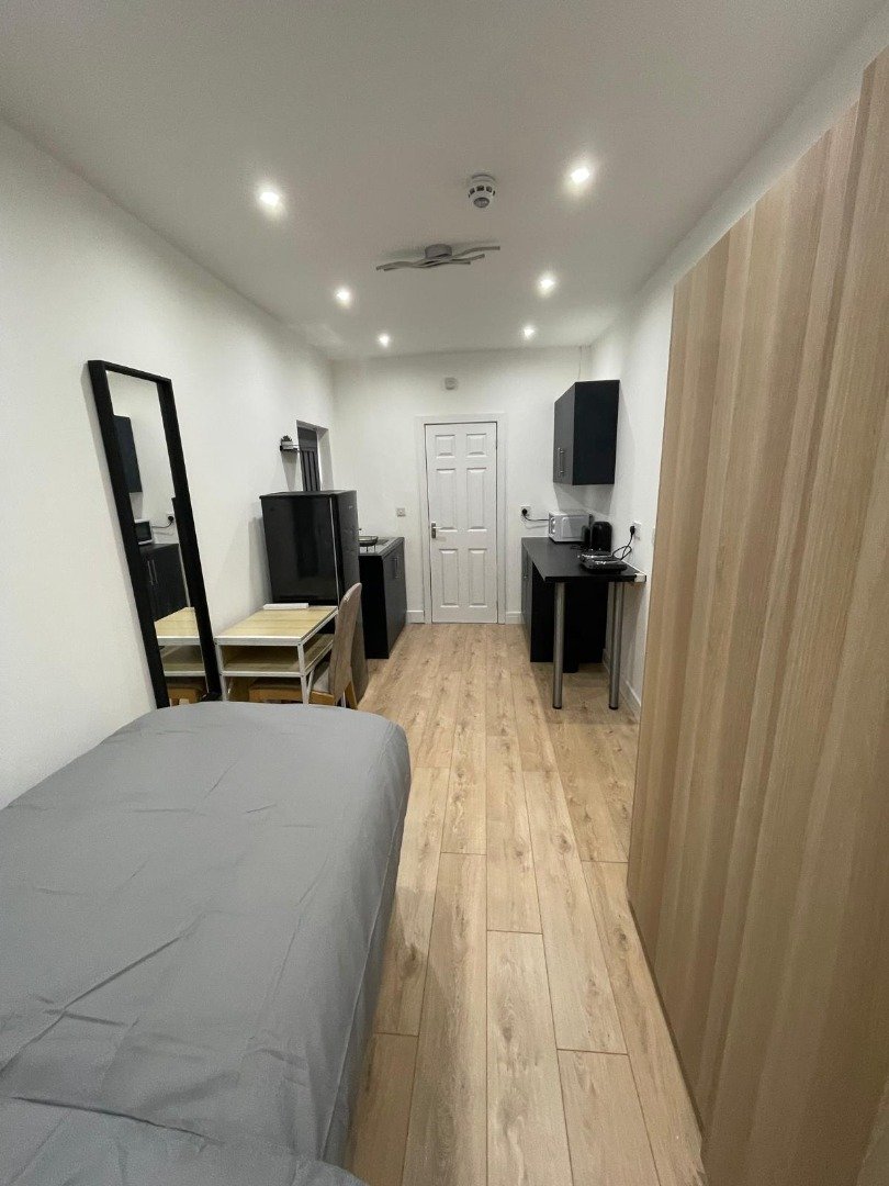 Photo 3 Of Modern Studio Ensuite self contained